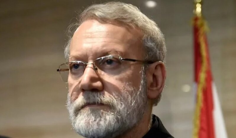 Laricani: Siz kimsiniz ki Lübnan’a süre dayatıyorsunuz?