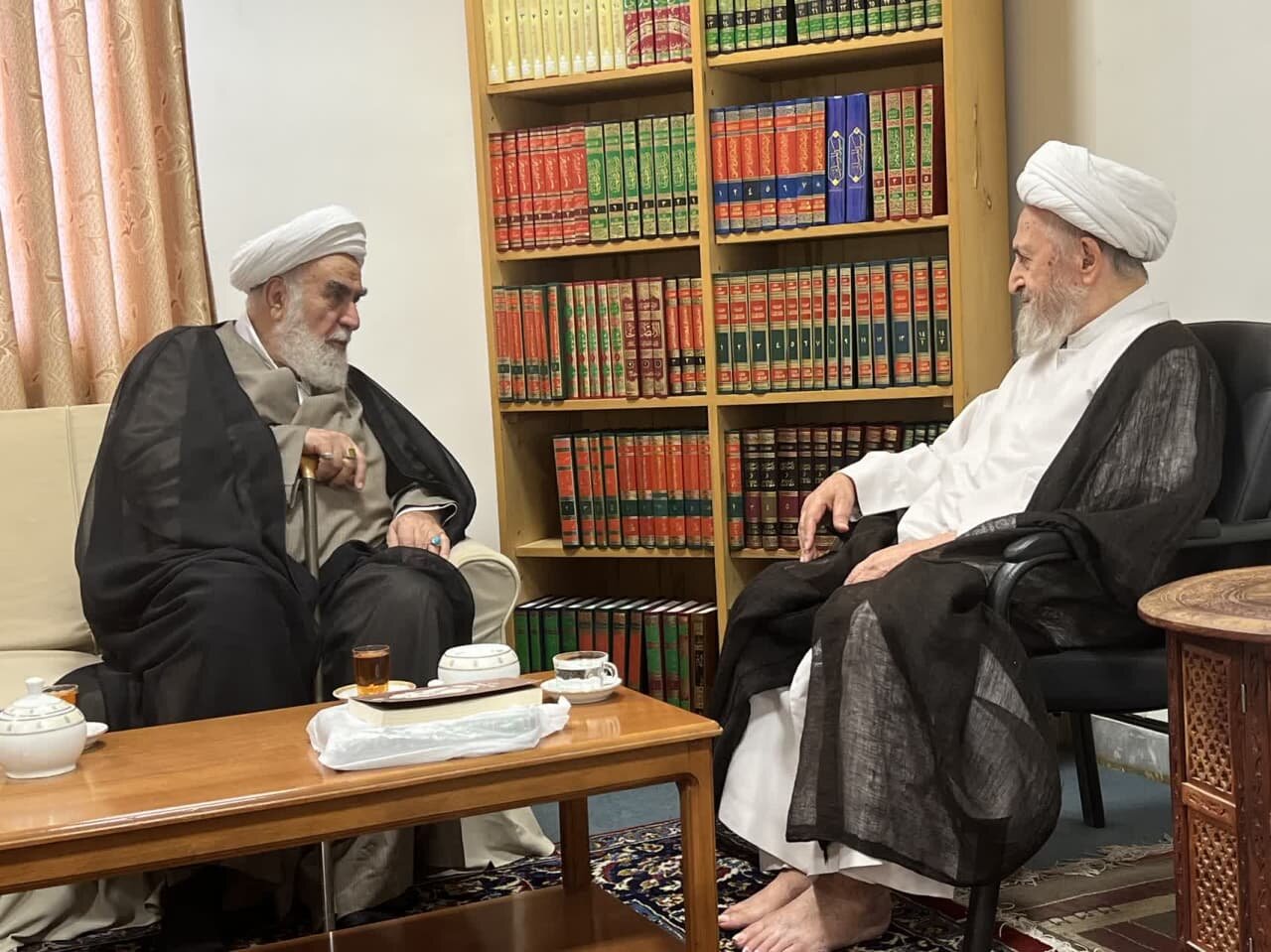 دیدار رییس دفتر مقام معظم رهبری با آیت‌الله سبحانی + عکس