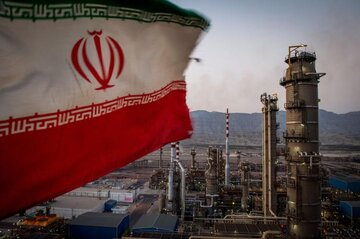 Beynəlxalq Enerji Agentliyi: İranın neft istehsalı 200 min barrel artıb