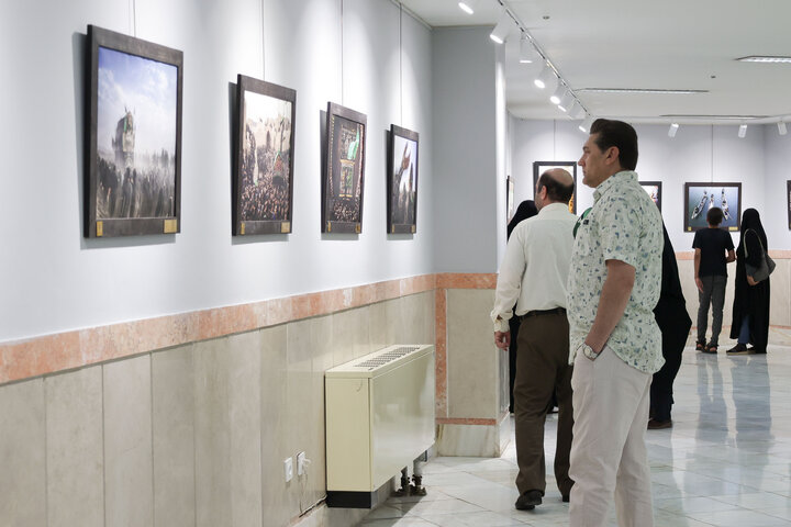 تقرير مصور/ معرض صور مختارة من عزاء«مهر محرم» الدولي في متحف الحرم الرضوي الشريف بمدينة مشهد