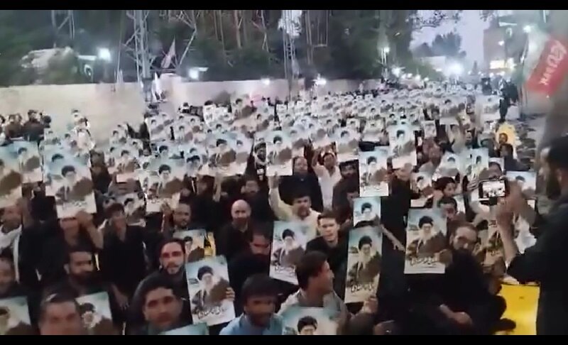 ویڈیو | پاراچنار، پاکستان کے عوام بھی رہبر انقلاب کی تصاویر کے ساتھ زائرینِ اربعین کی 'میزائل مہم' میں شامل