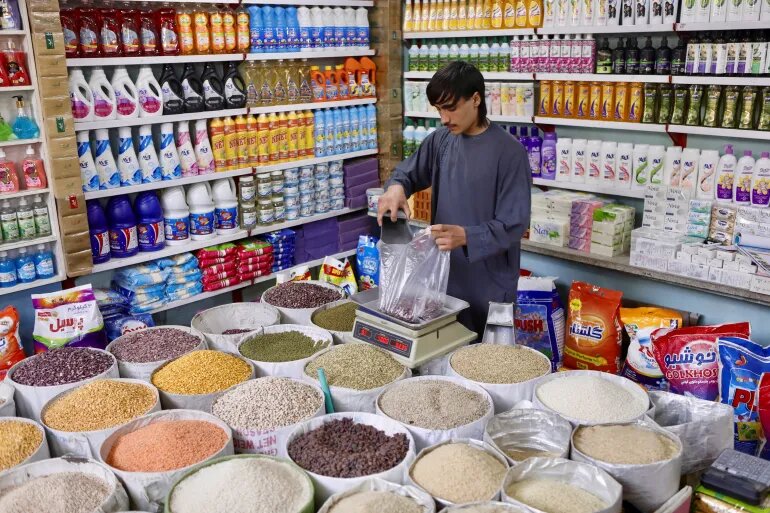 ۴ سال پس از بازگشت دوباره طالبان به قدرت/ اقتصاد افغانستان میان ادعاهای بهبود و واقعیت دشوار معیشت