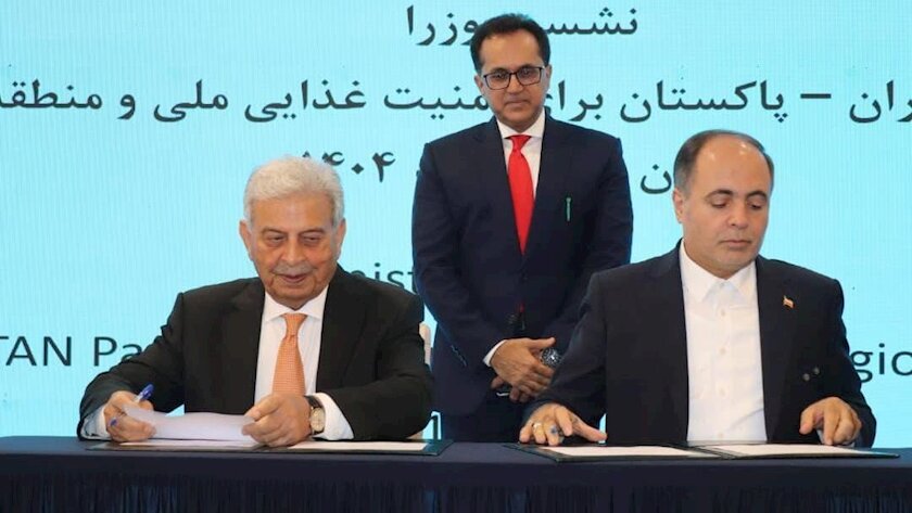 Pakistan and Iran sign major agricultural trade agreements