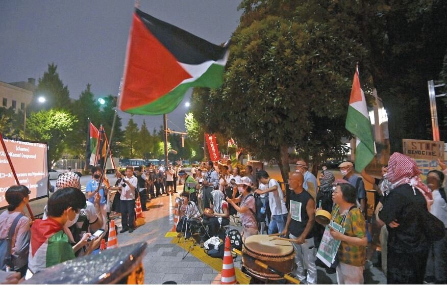 تجمع اعتراضی ژاپنی‌ها علیه اسرائیل / درخواست تحریم و توقف گرسنگی در غزه