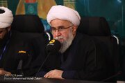آية الله رمضاني في مؤتمر الأربعين: صلة العلم والدين هي الطريق لتحقيق العدالة العالمية