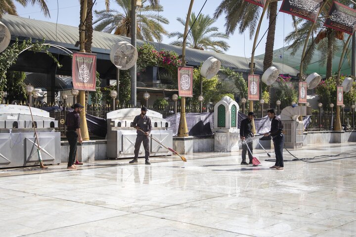 تقرير مصور/ قسم بين الحرمين يواصل تنفيذ حملة تنظيف المنطقة الواقعة بين المرقدين الطاهرين وتهيئتها