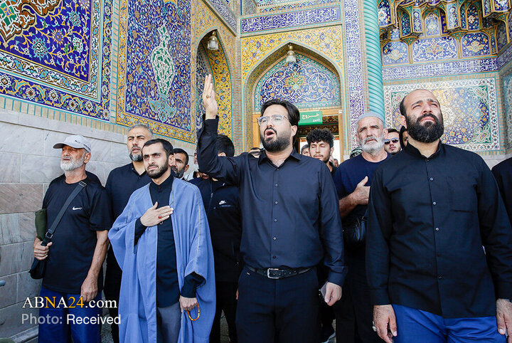 تشرف زائران قزاقستانی به حرم مطهر رضوی