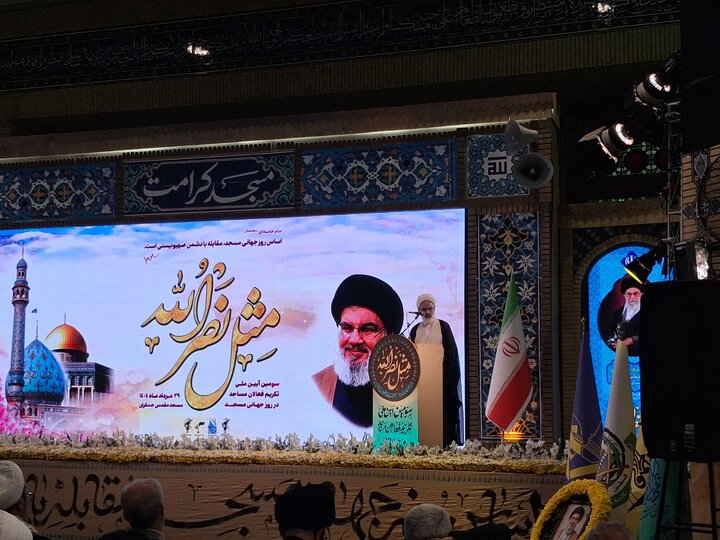 مساجد را به قطب تربیت و امیدآفرینی در محلات تبدیل کنید