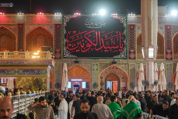 Peygamber Ekrem'in (s.a.a) Vefat Yıldönümü Münasebetiyle İma Ali (a.s) ve İmam Hüseyin'in (a.s) Kutsal Haremi Şerifleri Siyahlara Böründü