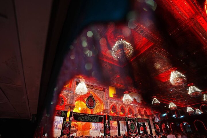 Peygamber Ekrem'in (s.a.a) Vefat Yıldönümü Münasebetiyle İma Ali (a.s) ve İmam Hüseyin'in (a.s) Kutsal Haremi Şerifleri Siyahlara Böründü