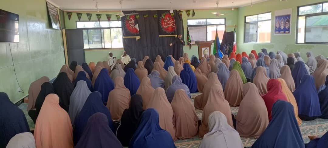 Madrasa ya Wasichana ya Hazrat Zainab (sa) Kigamboni - Yaadhimisha Arubaini ya Imam Hussein (a.s) kwa Majlisi Maalum ya Maombolezo