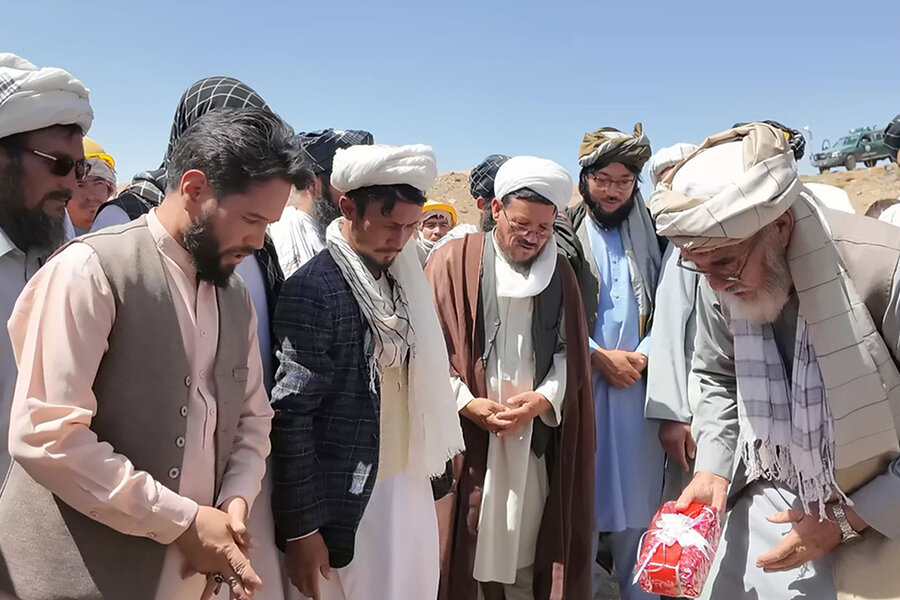 سنگ بنای یک باب مدرسه در شهرستان ناهور افغانستان گذاشته شد + تصاویر