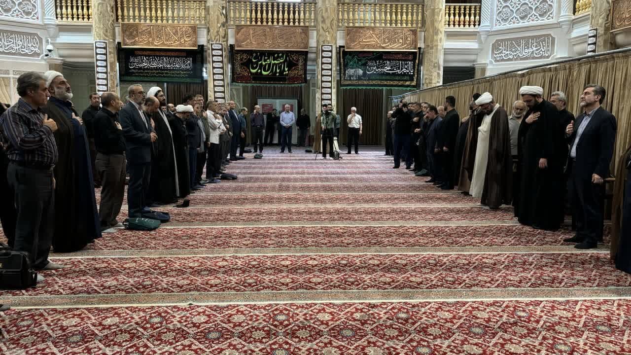 ابراز ارادت اهالی خیابان آیتالله طالقانی تهران به ساحت رسول اعظم(ص) و سبط اکبر ایشان + عکس