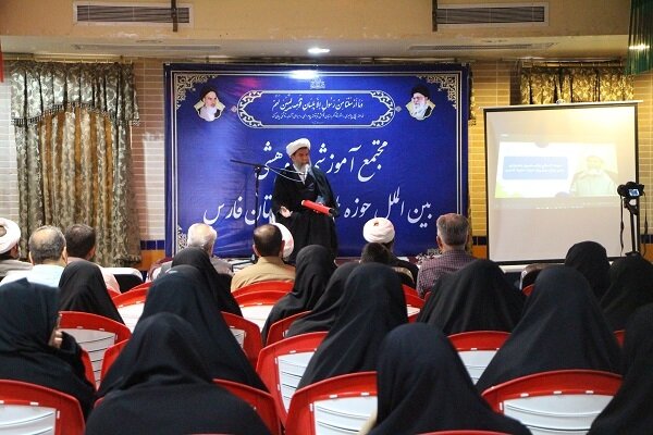 مدیر حوزه علمیه فارس: مبارزه با استعمار، ریشه‌ای در هویت تاریخی حوزه‌های علمیه دارد