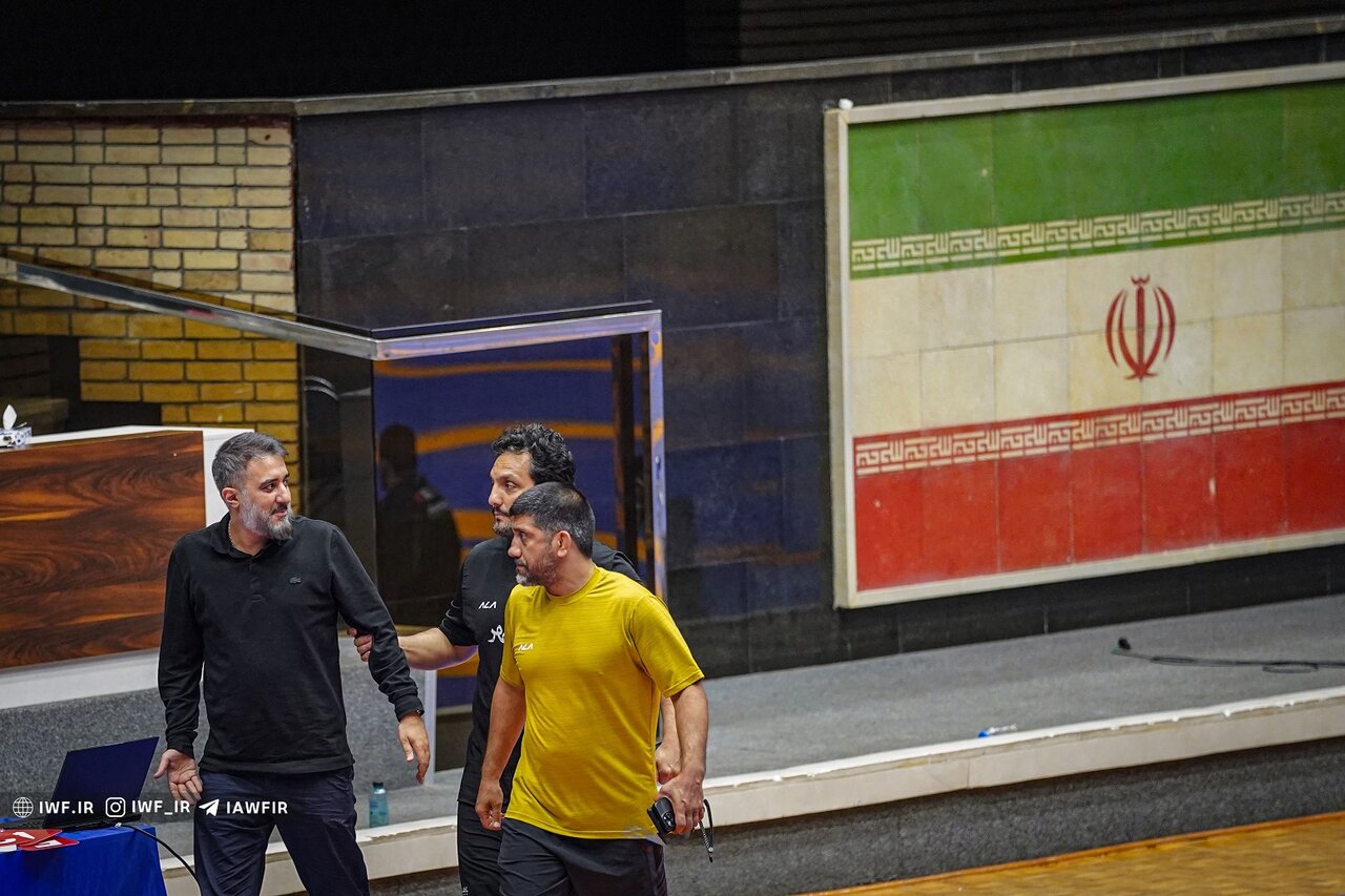 حضور مداح معروف اهل بیت(ع) در اردوی تیم ملی کشتی آزاد + عکس