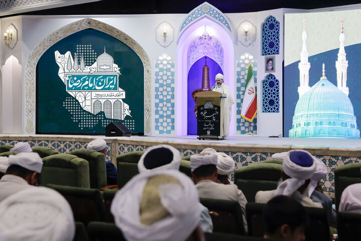 تقرير مصور/ انعقاد مؤتمر الرسول (ص) تحت عنوان"نموذج لوحدة الأمة واقتدارها" في حرم الإمام الرضا(ع)