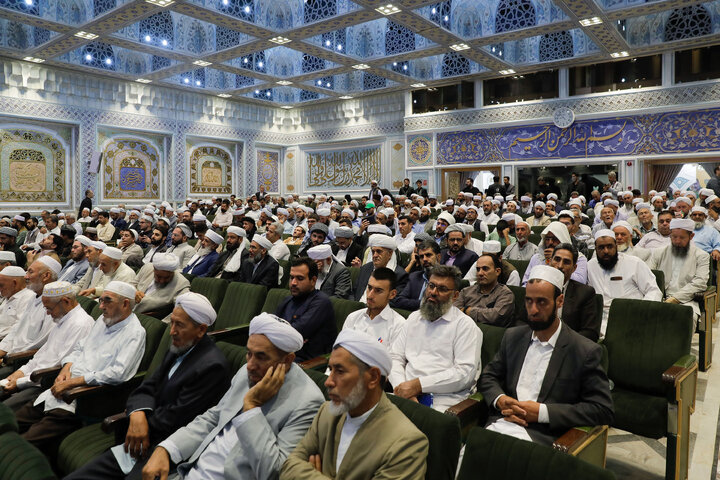 تقرير مصور/ انعقاد مؤتمر الرسول (ص) تحت عنوان"نموذج لوحدة الأمة واقتدارها" في حرم الإمام الرضا(ع)