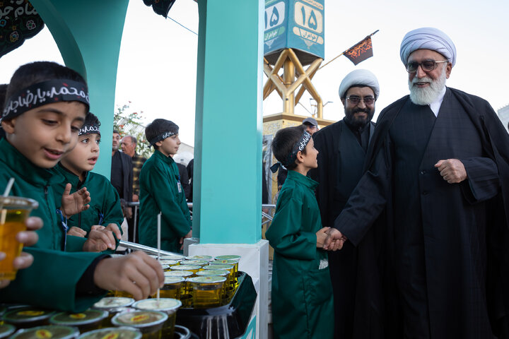 تقرير مصور/ متولي العتبة الرضوية المقدسة یتفقد مواكب خدمة العشرة الأخيرة من شهر صفر