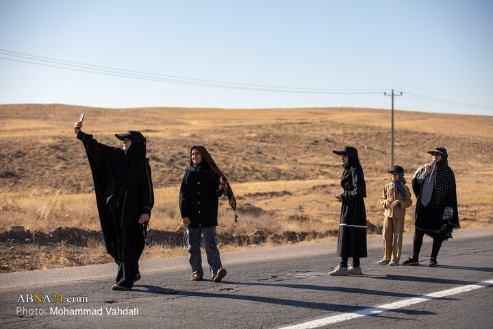 İmam Rıza'nın Haremi Şerifinin Yer Aldığı Mukaddes Şehir Meşhed'de Doğru Yürüyüş