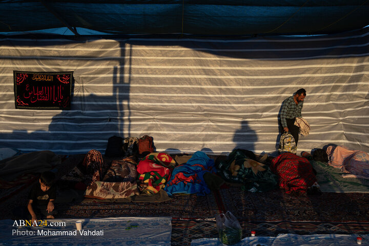İmam Rıza'nın Haremi Şerifinin Yer Aldığı Mukaddes Şehir Meşhed'de Doğru Yürüyüş