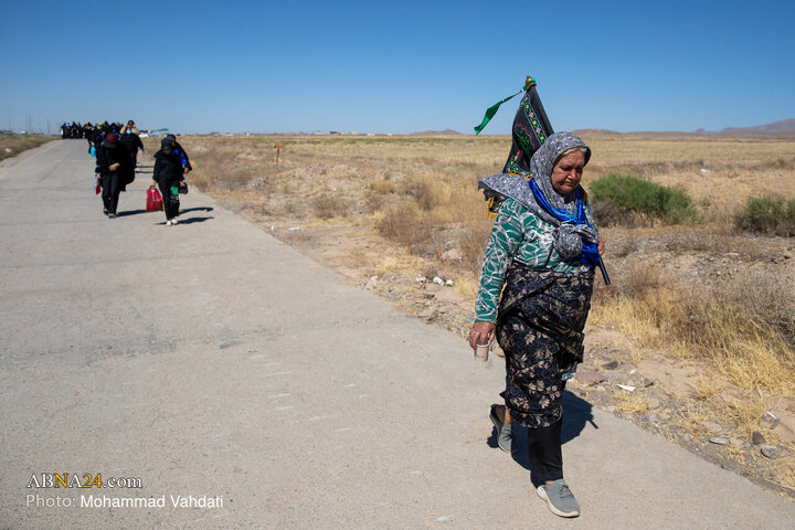 İmam Rıza'nın Haremi Şerifinin Yer Aldığı Mukaddes Şehir Meşhed'de Doğru Yürüyüş