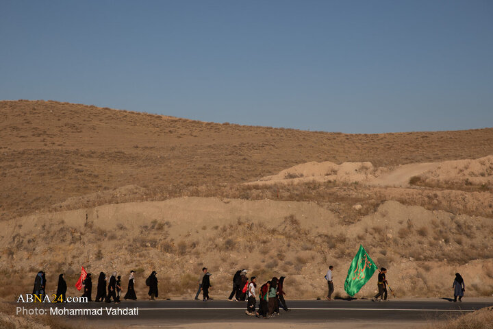 İmam Rıza'nın Haremi Şerifinin Yer Aldığı Mukaddes Şehir Meşhed'de Doğru Yürüyüş
