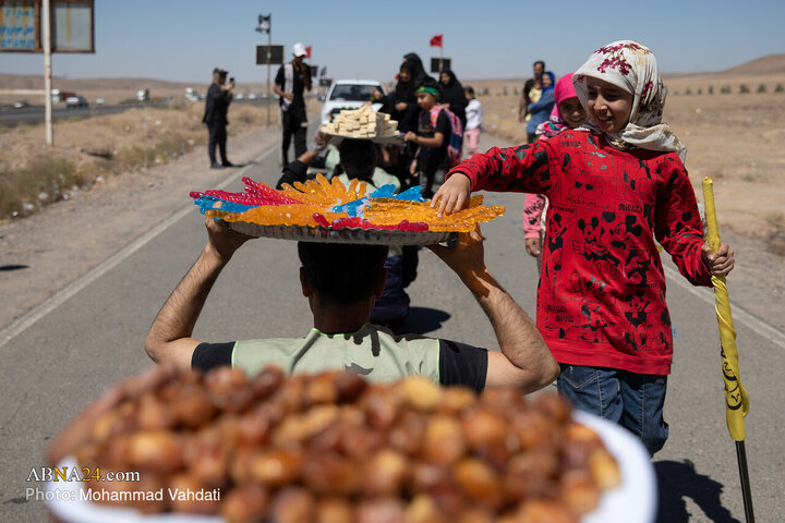 İmam Rıza'nın Haremi Şerifinin Yer Aldığı Mukaddes Şehir Meşhed'de Doğru Yürüyüş