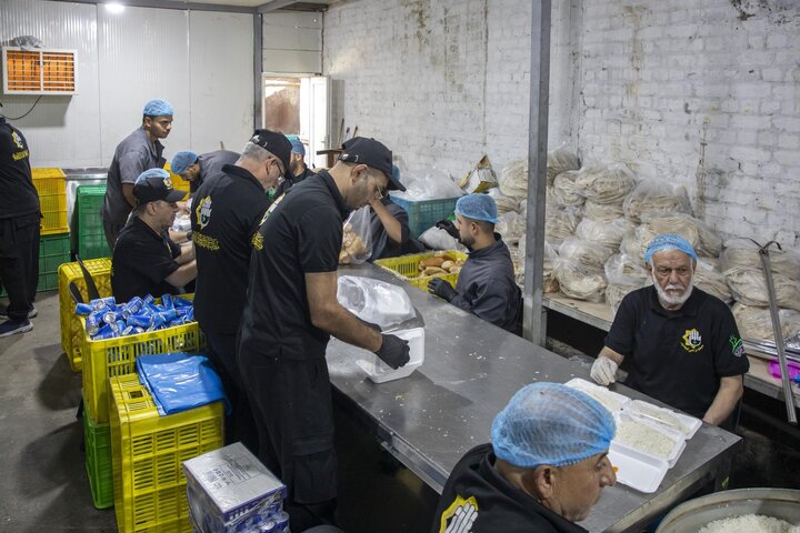 مضيف العتبة العباسية يقدم خدماته للزائرين في ذكرى شهادة النبي الأكرم (ص)