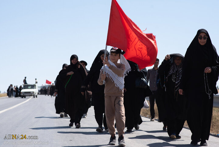 زائران پیاده در راه مشهد الرضا(ع) _ 2