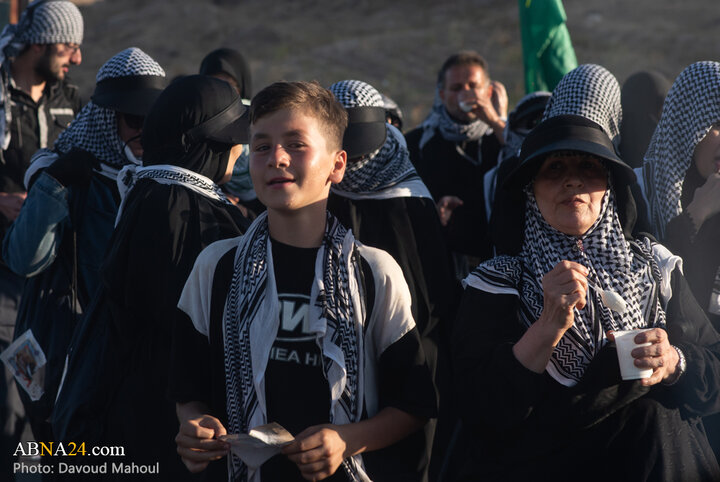 زائران پیاده در راه مشهد الرضا(ع) _ 2