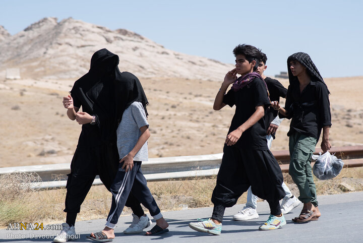 زائران پیاده در راه مشهد الرضا(ع) _ 2