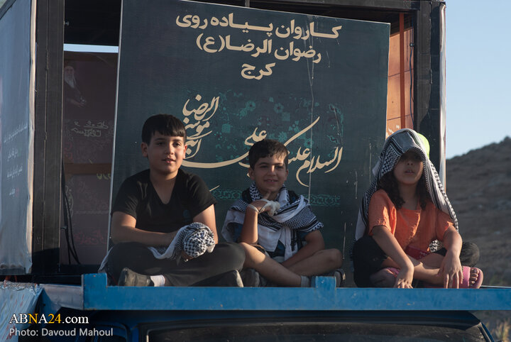 زائران پیاده در راه مشهد الرضا(ع) _ 2