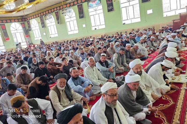 برگزاری نماز جمعه در منطقه‌ی لشکرگاه افغانستان همزمان با عزاداری شهادت ائمه‌ی اطهار (ع)