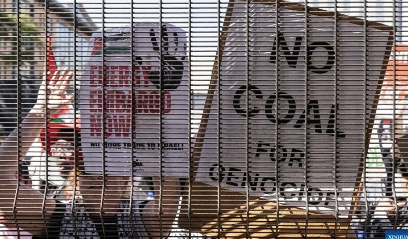 Güney Afrika'da hükümete "İsrail'e kömür ihracatını durdur" çağrısı