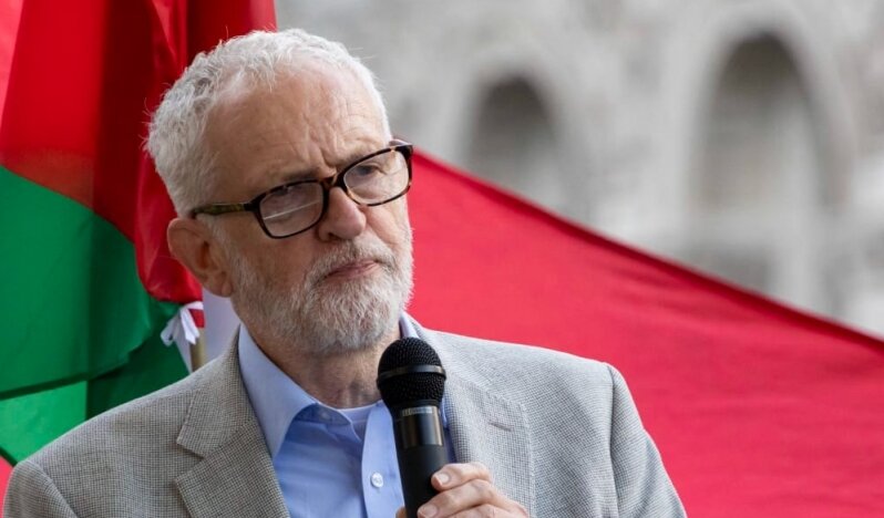 Corbyn, yeni partisinin temel ilkelerini açıkladı