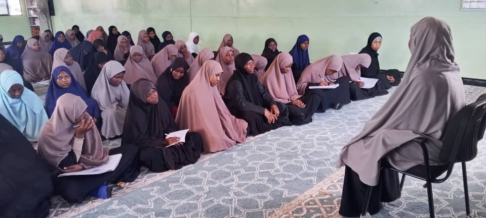 Kikao cha Kielimu cha wanafunzi wa Madrasa ya Mabinti chaadhimisha kumbukumbu ya shahada ya Imam Hasan al-Mujtaba (a.s)