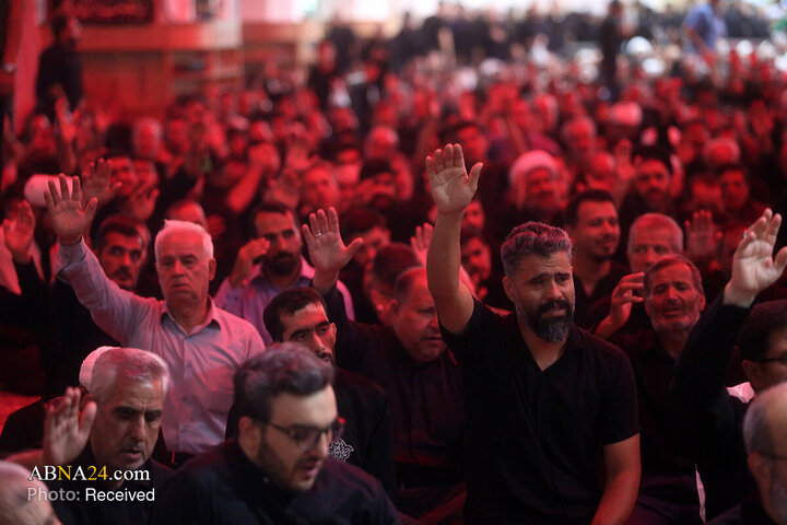 گزارش تصویری | عزاداری زائران حرم خواهر خورشید هشتم در سوگ امام رئوف