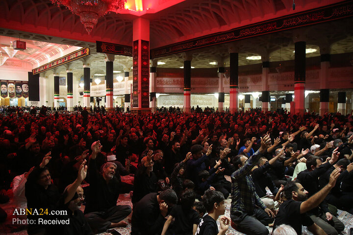 تقرير مصور/ مشاركة واسعة لزوار حرم السيدة المعصومة (ع) بذكرى شهادة الإمام الرضا (ع)