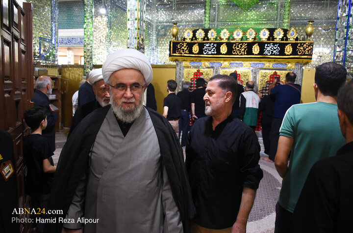 مراسم غبارروبی ضریح مرقد حضرت فاطمه اخری(س) در رشت