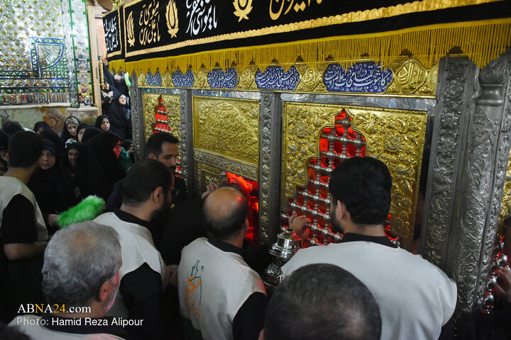 مراسم غبارروبی ضریح مرقد حضرت فاطمه اخری(س) در رشت