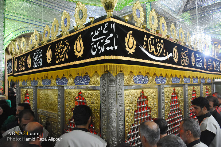 مراسم غبارروبی ضریح مرقد حضرت فاطمه اخری(س) در رشت