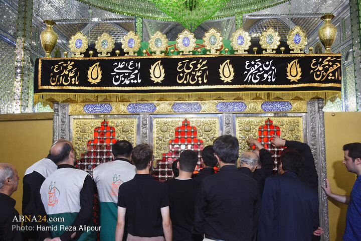 مراسم غبارروبی ضریح مرقد حضرت فاطمه اخری(س) در رشت