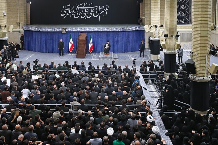 رهبر انقلاب: ملت ایران و نظام اسلامی را نمی‌توان با جنگ به زانو درآورد