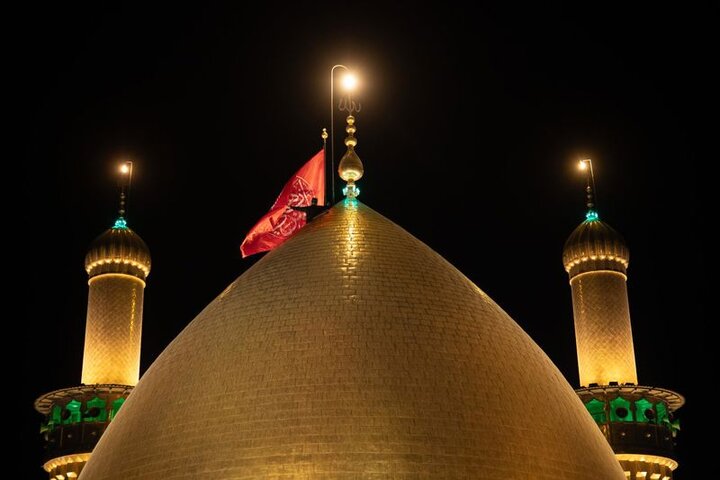 استبدال راية قبة مرقد أبي الفضل العباس (عليه السلام) مع غرة شهر ربيع الأول