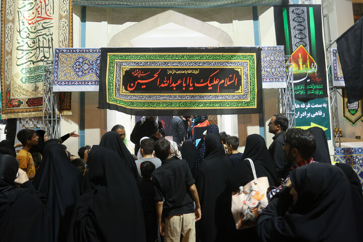 تقرير مصور/ موکب الإمام الرضا(ع) في الحرم الرضوي الطاهر لخدمة الزوار