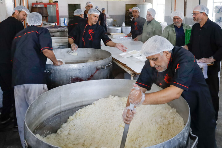 تقرير مصور/ موکب الإمام الجواد(ع) على طريق زوار مشایة الإمام الرضا (ع)