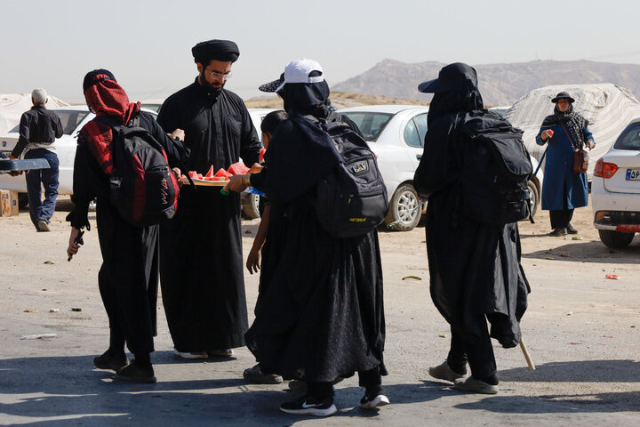 تقرير مصور/ موکب الإمام الجواد(ع) على طريق زوار مشایة الإمام الرضا (ع)