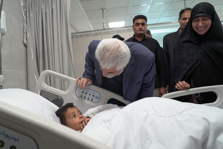 تقرير مصور/ رئيس قسم الطوارئ الوطنية ورئيس لجنة الصحة البرلمانية يزوران مستشفى دار شفاء الامام الرضا (ع)