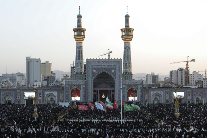 تقرير مصور/ مراسم خاصة بشهادة الرسول(ص) والإمام المجتبى (ع) في الحرم الرضوي الشریف