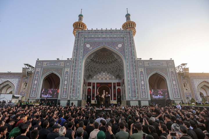 تقرير مصور/ مراسم خاصة بشهادة الرسول(ص) والإمام المجتبى (ع) في الحرم الرضوي الشریف